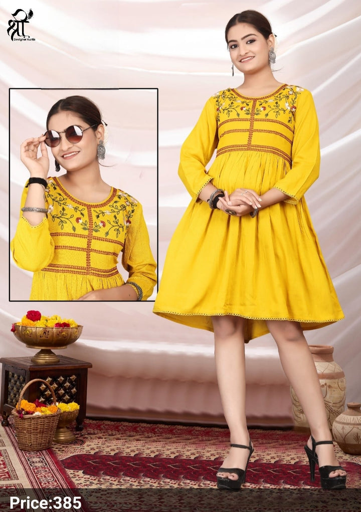 Shree Jee Tunics (Rs 385 per piece)