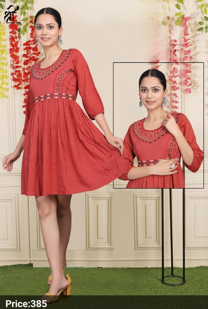 Shree Jee Tunics (Rs 385 per piece)